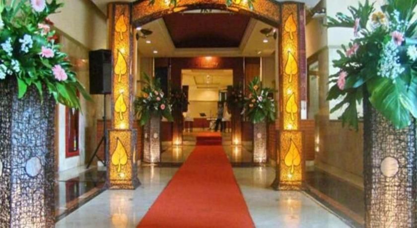 Bumi Wiyata Hotel 데폭 외부 사진
