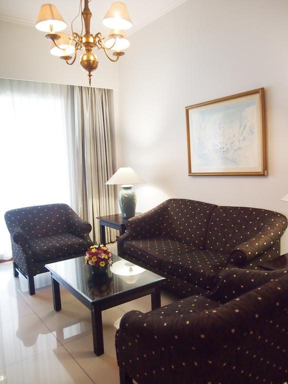 Bumi Wiyata Hotel 데폭 외부 사진