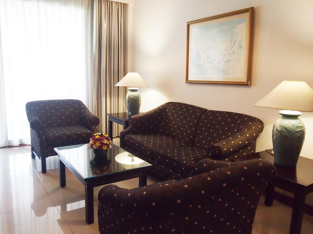 Bumi Wiyata Hotel 데폭 외부 사진