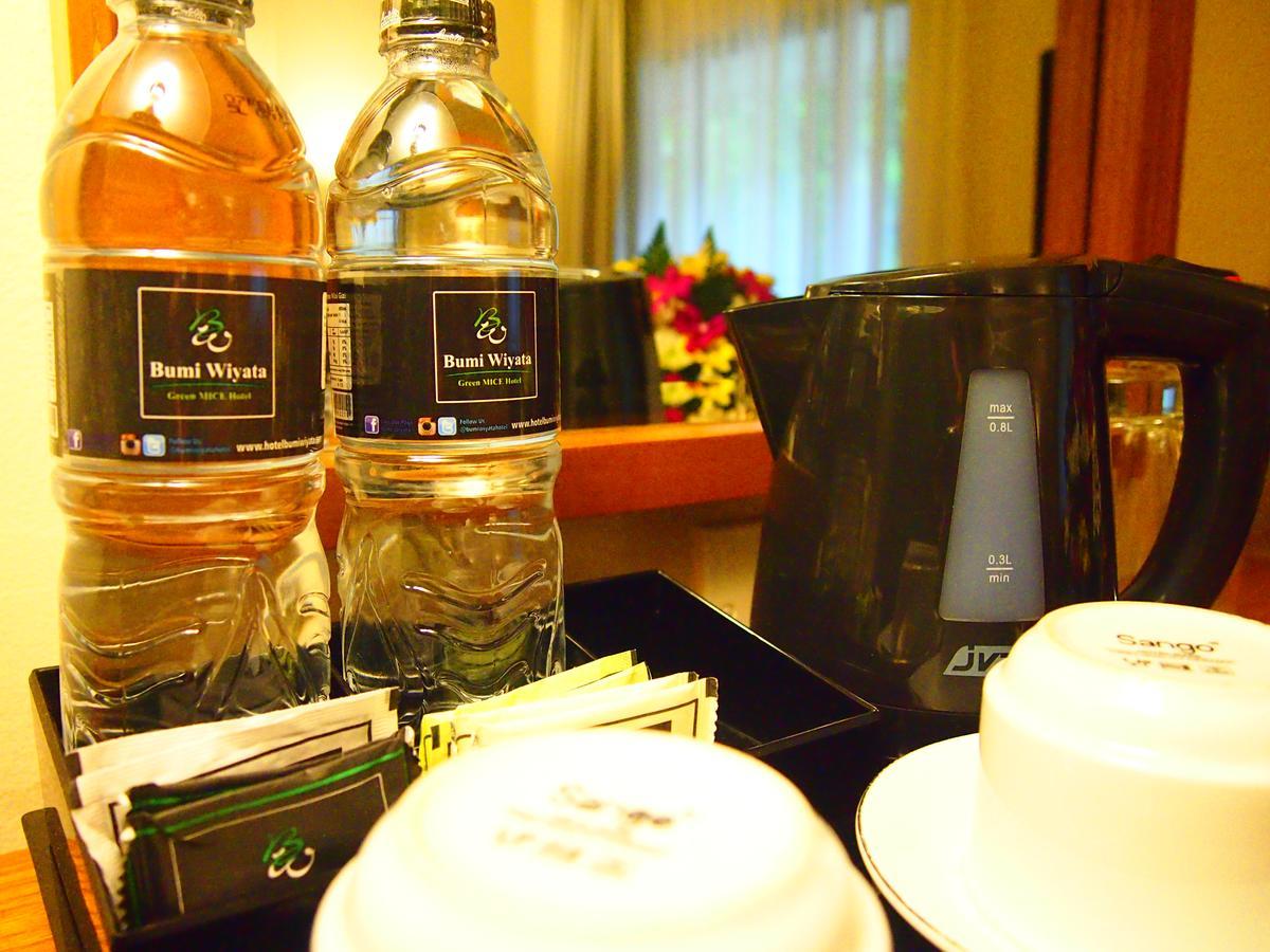 Bumi Wiyata Hotel 데폭 외부 사진