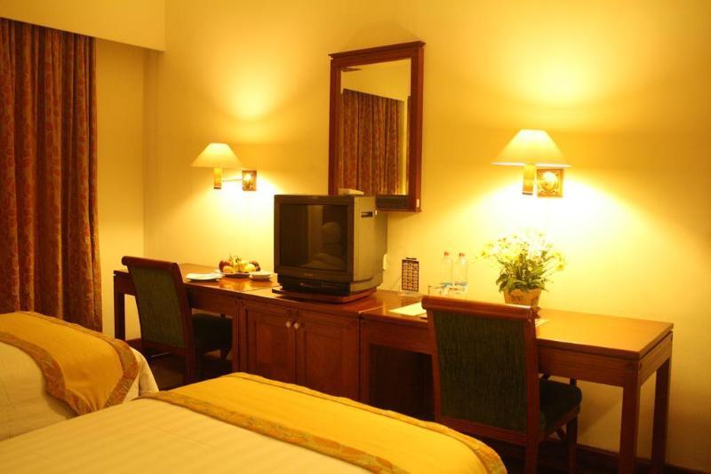 Bumi Wiyata Hotel 데폭 외부 사진